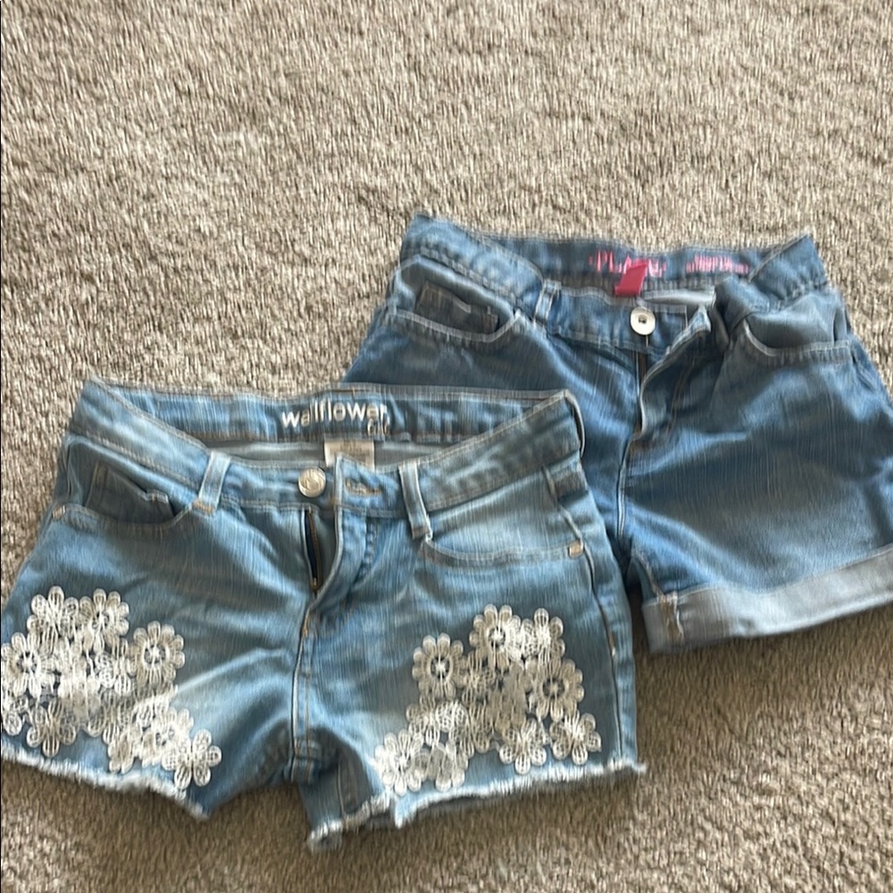 Wallflower Girls size 10 Blue Denim Shorts